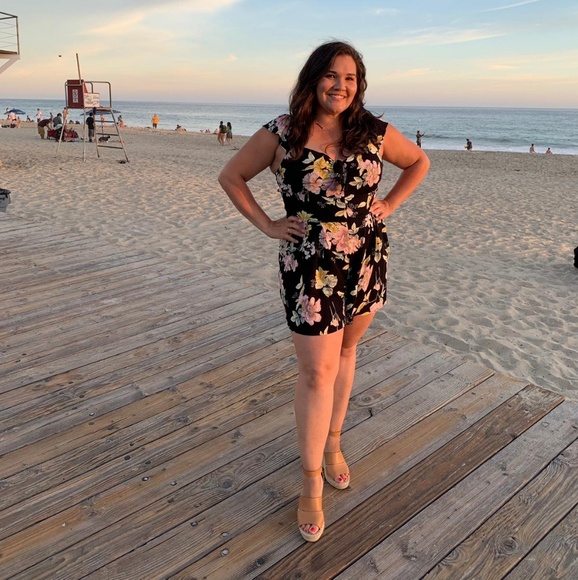 Meet your Posher, Laurie - Picture 2 of 3